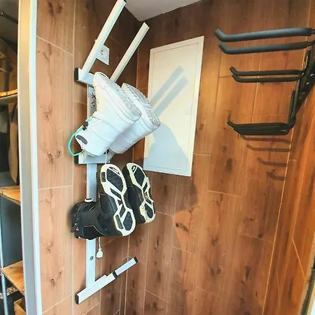 Domandi Mountain Przesieka