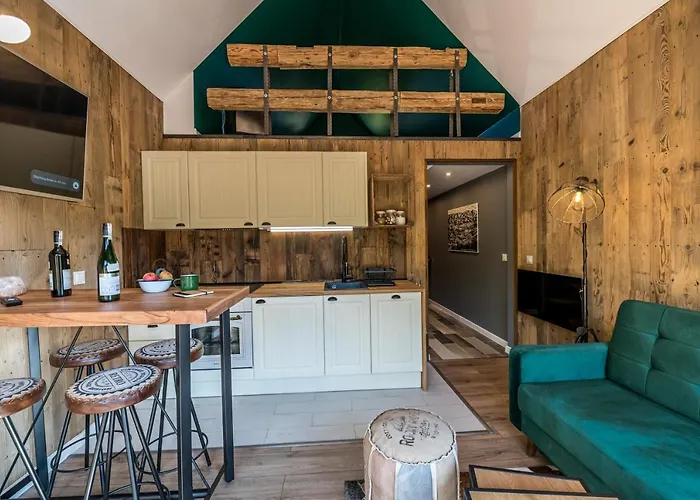 Domandi Mountain Przesieka