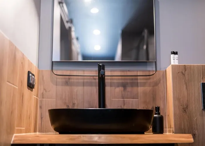 Domandi Mountain * Przesieka