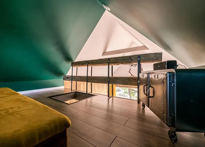 Domandi Mountain Przesieka